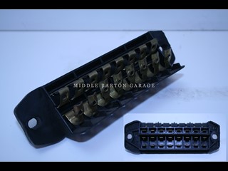 FIAT 126 FUSE HOLDER. 