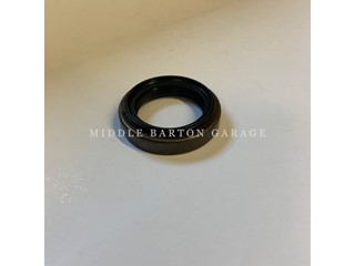 GEARBOX OIL SEAL 124/2.0 (AUTO) 131/132