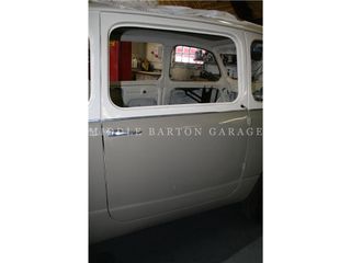REAR DOOR RH 600M