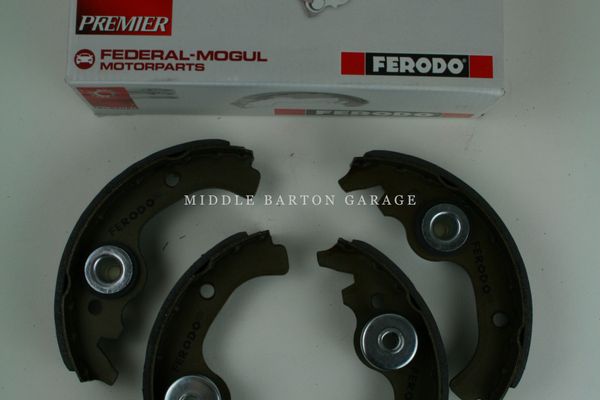 FERODO BRAKE SHOES 500F / 126 (Set of 4)