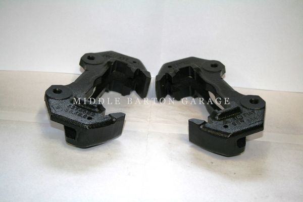 REAR CALIPER CARRIER. FIAT 124 