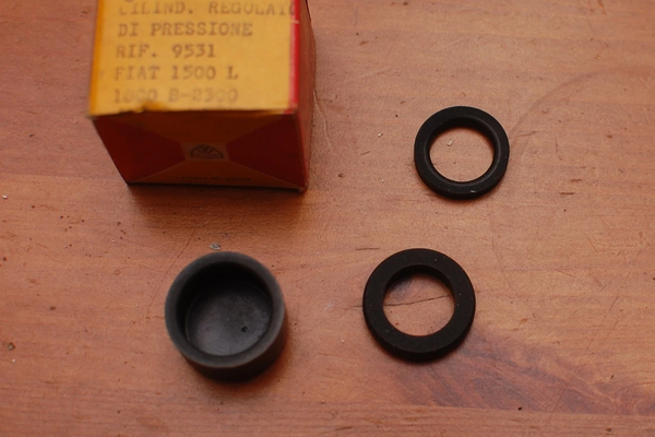 BRAKE PRESSURE REGULATOR SEAL KIT 1500L/1800B/2300