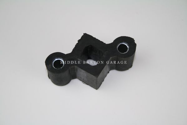 REAR EXHAUST HANGER 124 6.5MM