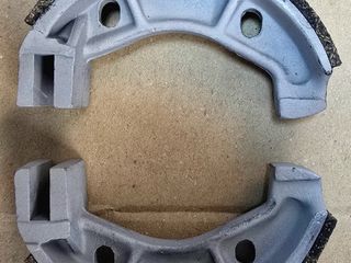 HANDBRAKE BRAKE PAD SET (2)