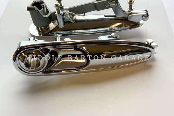 PAIR OF DOOR HANDLES 124 SPIDER 2000