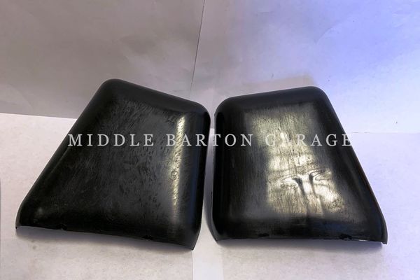 SOFT TOP BOOT COVER FRONT PLASTIC MOUNTS (PAIR) 124