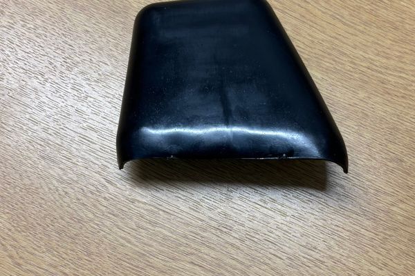 FRONT PLASTIC TONNEAU COVER LH 124