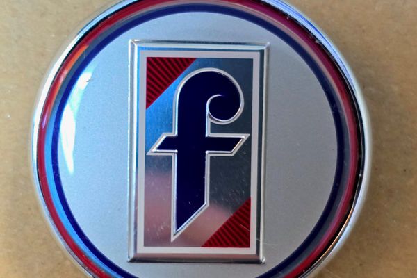 PININFARINA EMBLEM ROUND. 