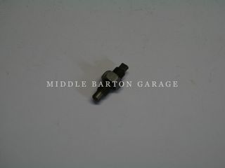 TAPPET ADJUST SCREW 1100/1200/124 N SEDAN