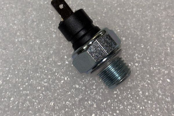 OIL PRESSURE SWITCH 130/124/2000