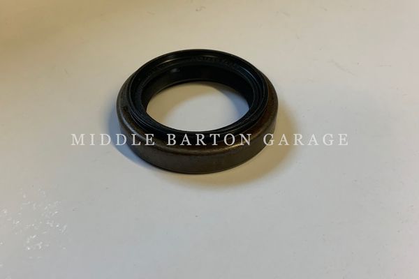 GEARBOX OIL SEAL 124/2.0 (AUTO) 131/132