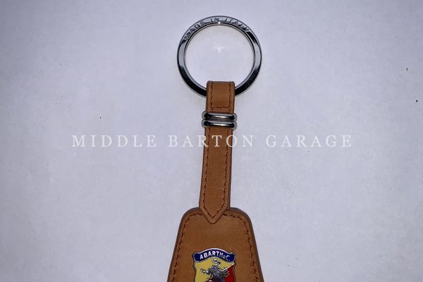 ABARTH ORIG SPEC LEATHER/ENAMEL KEY RING